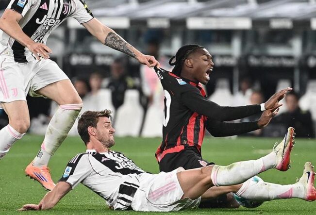 Juventus ile Milan yenişemedi; Napoli liderliği kaptı