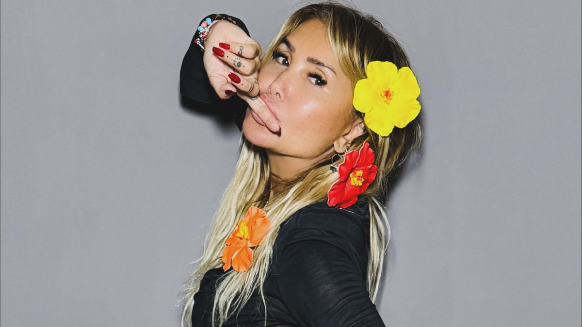 Yonca Evcimik gençlik sırrını verdi: “Çalışıp üretiyorum”