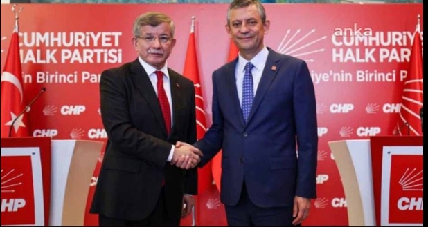 Ahmet Davutoğlu’ndan Hamle Geldi